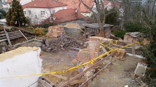 Zbouran pamtkov chrnn vila na prask Oechovce. Fotografie jsou z prosince 2013.