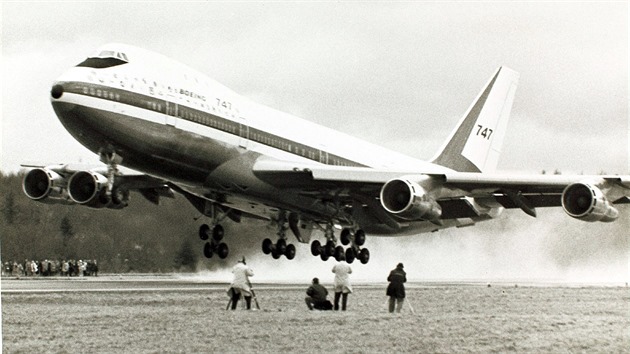 Prvn vzlet Boeingu 747 oima fotograf