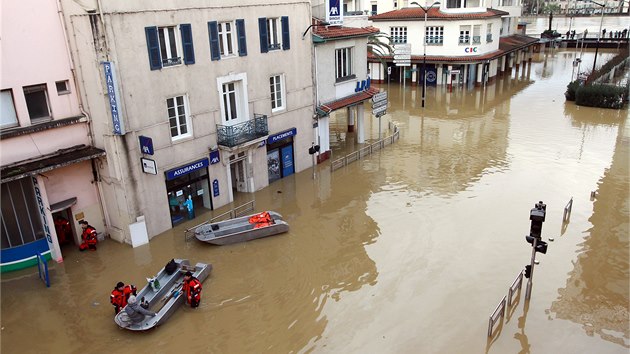 Zplavy ve mst Dax na jihozpad Francie. (31. ledna 2014)