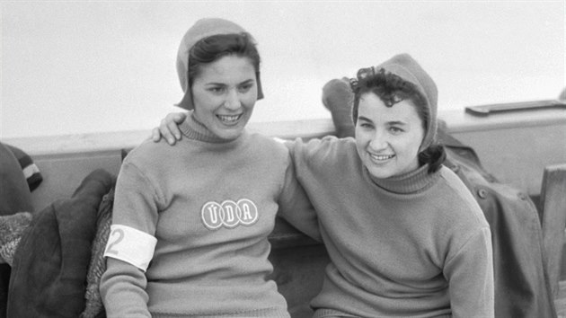 Soupeky Jarmila Knigov (vlevo) a Hana Bartovsk braly ped 59 lety zvody ve Svratce s smvem.