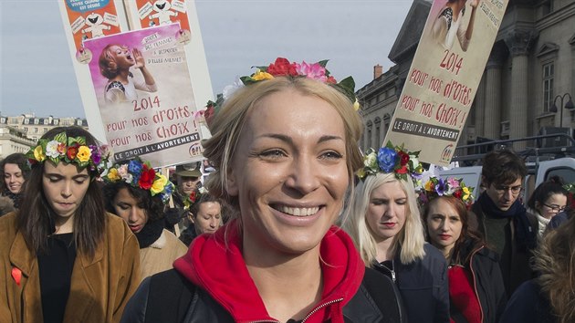 Proti panlskmu zkonu na omezen potrat se protestovalo i ve Francii. Zapojila se i lenka ukrajinskho hnut Femen Inna evenkov (Pa, 1. nora 2014).