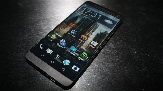 dajn podoba HTC M8, nstupce HTC One