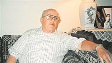 Josef Hasil při rozhovoru v roce 2002. V sobotu oslaví devadesátiny. Filmaři o... Josef Hasil při rozhovoru v roce 2002. V sobotu oslaví devadesátiny. Filmaři o...