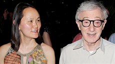 Woody Allen si zaal se Soon-Yi Previnovou, kdy jí bylo 21 let a jemu 56....