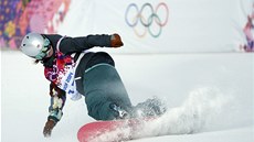 V CÍLI. árka Panochová v olympijském semifinále snowboardistek ve slopestylu.