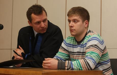 Dvaadvacetiletý Petr Pláek elí obvinní z nedbalostního usmrcení ty dívek...