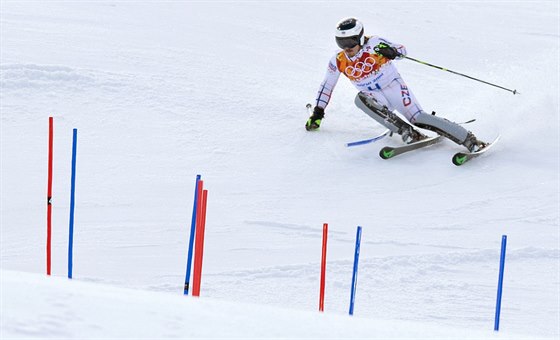 eský lya Ondej Bank pi slalomové ásti olympijské superkombinace. (14....