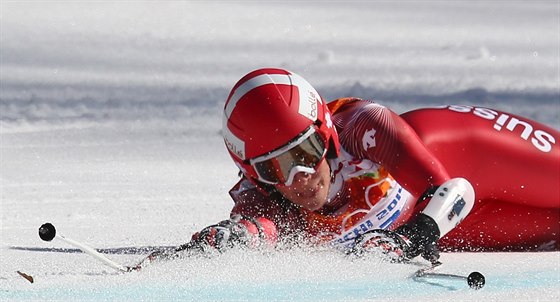 PÁD. výcarská lyaka Dominique Gisinová náronou tra superobího slalomu...