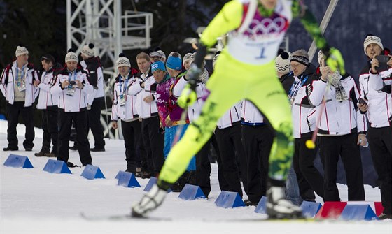 Sloventí hokejisté pihlíejí na olympiád v Soi biatlonu.