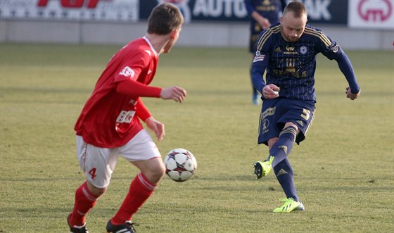 Jan Javrek v dresu Olomouce pálí.