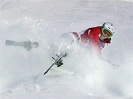 BEZ LYE. eská reprezentantka v akrobatickém lyování Tereza Vaculíková spadla...