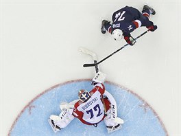 Amerian T.J. Oshie skroval v samostatnch njezdech hned tikrt rnou mezi...