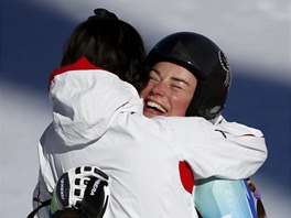 DV VÍTZKY. Ze zisku zlaté olympisjké medaile ve sjezdu se radují slovinská...