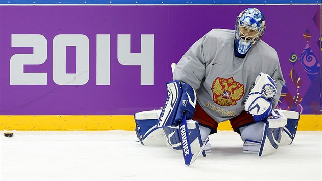 Rusk glman Alexander Jerjomenko pi trninku hokejovho nrodnho tmu v Boloj Ice Dome arn. (9. nora 2014)