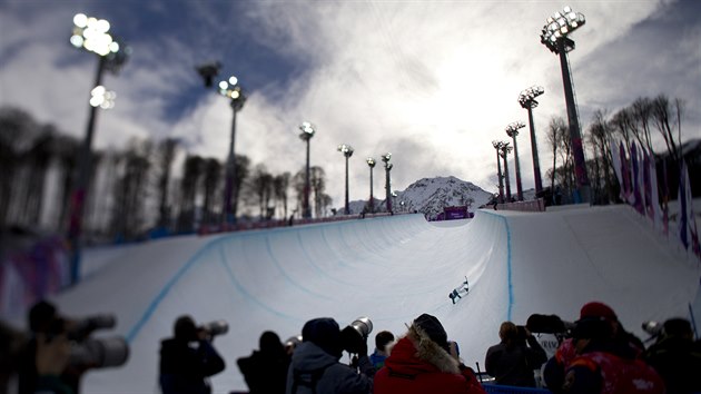 Kvalifikan jzdy snowboardistek v zvod na U-ramp. (12. nora 2014)