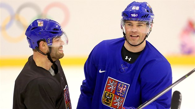 Radko Gudas a Jaromr Jgr pi trninku esk hokejov reprezentace. (13. nora 2014)