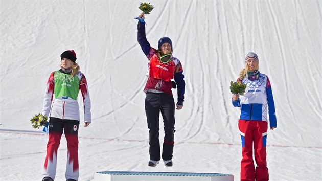 eka Eva Samkov zvtzila v olympijskm snowboardcrossu. (16. nora 2014)