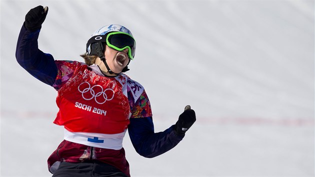 RADOST V CLI. Eva Samkov vybojovala zlatou medaili ve snowboardcrossu. (16....