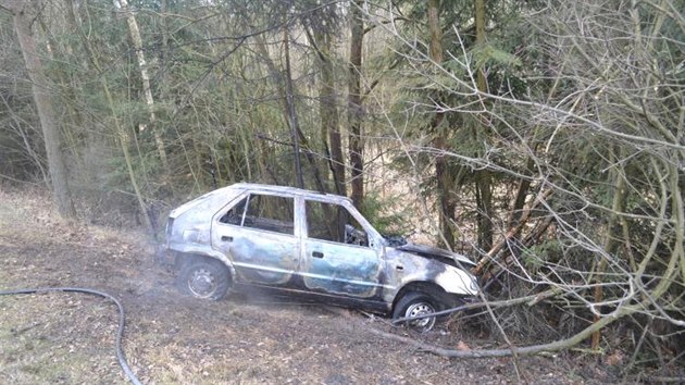 Auto po nehod kompletn shoelo, koda na nm byla vyslen na dvacet tisc korun.