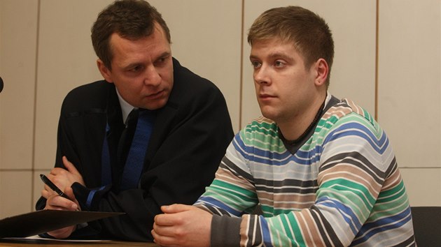 Dvaadvacetilet Petr Plek el obvinn z nedbalostnho usmrcen ty dvek pi zvodu rally v Lopenku.