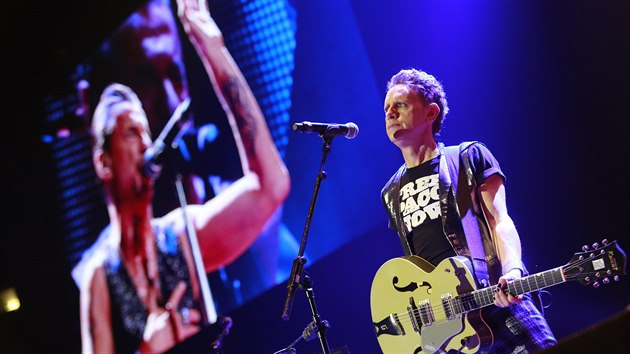 Depeche Mode nadchli 10.2. 2014 publikum ve vyprodan O2 arn.