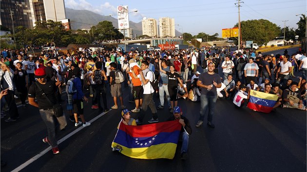 V Caracasu dolo k zatm nejvtm protestm od loskho nstupu prezidenta Nicolase Madura (12. 2. 2014).