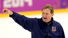 Trenér Alois Hadamczik pi tréninku eské hokejové reprezentace v arén Boloj...