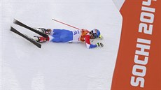 Francouzský lya Thomas Mermillod Blondin padá bhem slalomové ásti...