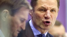Asistent trenéra hokejové reprezentace František Musil při olympijském utkání... Asistent trenéra hokejové reprezentace František Musil při olympijském utkání...