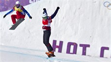 VRCHLABÍ VÍTALO HRDINKU. Zaplnné vrchlabské námstí vítá Evu Samkovou, olympijskou vítzku ze Soi. Samková je první, kdo z Královéhradeckého kraje zimní olympiádu vyhrál.