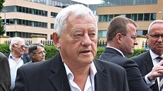 Bývalý československý hokejový reprezentant Jozef Golonka dva roky "vojákoval"... Bývalý československý hokejový reprezentant Jozef Golonka dva roky "vojákoval"...
