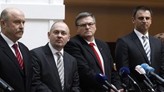 Hejtmani Josef Novotný, Michal Hašek, Jiří Běhounek a Jiří Zimola na mimořádné... Hejtmani Josef Novotný, Michal Hašek, Jiří Běhounek a Jiří Zimola na mimořádné...