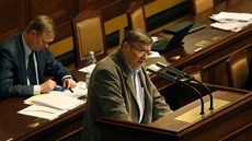 Bývalý šéf komunistů Miroslav Grebeníček při rozpravě o lustračním zákoně ve... Bývalý šéf komunistů Miroslav Grebeníček při rozpravě o lustračním zákoně ve...