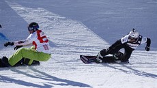 eský snowboardista Emil Novák (vpravo)