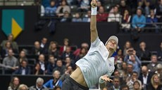 Tomá Berdych ve finále tenisového turnaje v Rotterdamu proti Marinu iliovi.