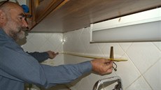 Pro umístění a bezproblémovou montáž kuchyňské linky je důležitý pravý úhel v... Pro umístění a bezproblémovou montáž kuchyňské linky je důležitý pravý úhel v...