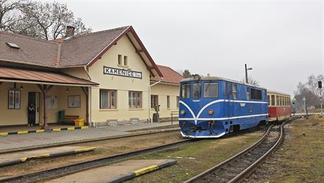 Na nádraí úzkokolejky v Kamenici nad Lipou.