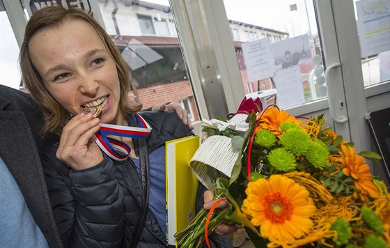 eská snowboardistka árka Panochová se medaile dokala a po píjezdu dom....