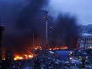 tvrtení ráno 20. února na námstí Nezávislosti v centru Kyjeva.