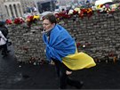 Na ad míst v centru Kyjeva vyrostly v noci na nedli pomníky lidí, kteí