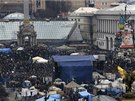 Kyjevské námstí Nezávislosti zstává i v nedli plné demonstrant, kteí zde