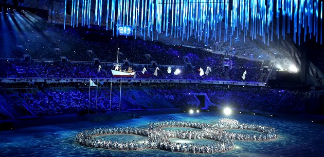 HRY SKONČILY. Momentka ze slavnostního zakončení zimních olympijských her v... HRY SKONČILY. Momentka ze slavnostního zakončení zimních olympijských her v...