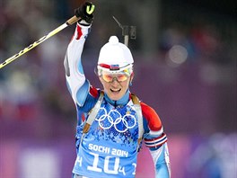 esk biatlonistka Veronika Vtkov v cli tafetovho zvodu na 4x6 kilometr....