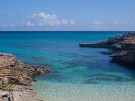 Ostrov Providenciales v souostroví Turks and Caicos v Karibiku jihovýchodn od...
