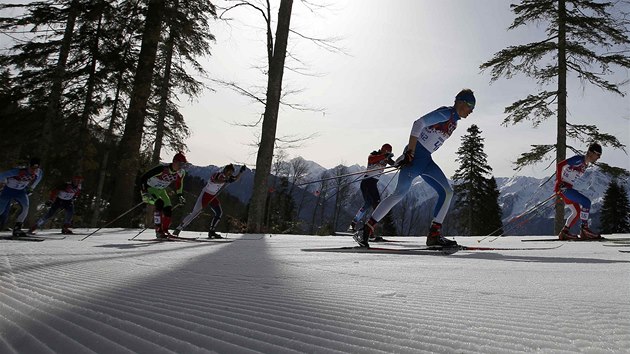 Luk Bauer (vpravo) v olympijskm zvod na 50 km.