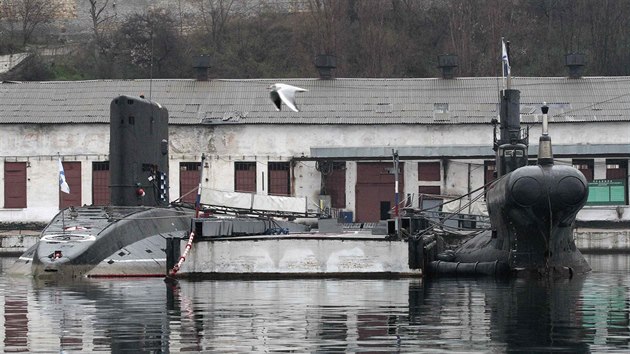 Rusk ponorky na nmon zkladn v Sevastopolu. Bojeschopn je podle dostupnch informac pouze jedna z nich.