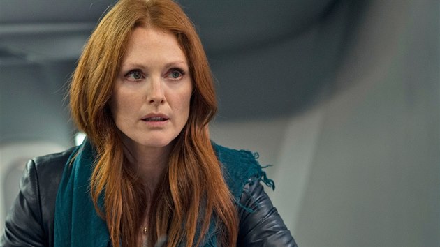 Julianne Moore ve filmu Non-Stop