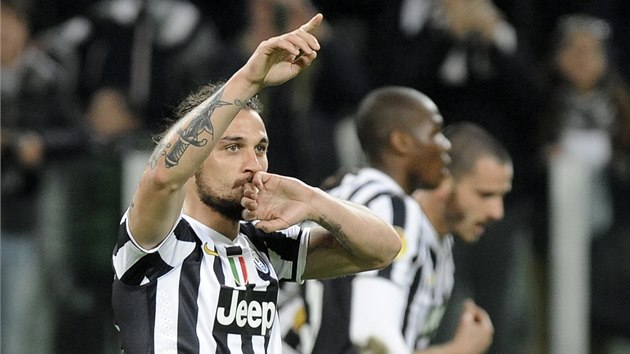 ITALSK MISTR V EVROPSK LIZE. Pablo Osvaldo z Juventusu oslavuje gl proti Trabzonsporu.