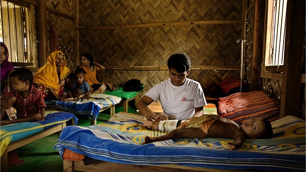 Krizov zdravotnick pomoc Lka bez hranic v uprchlickm tboe Rohing v Bangladi.