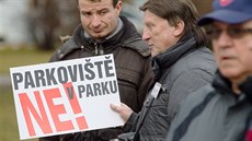 "Klidně budeme park bránit vlastními těly a hlídat ho celých čtyřiadvacet hodin "Klidně budeme park bránit vlastními těly a hlídat ho celých čtyřiadvacet hodin